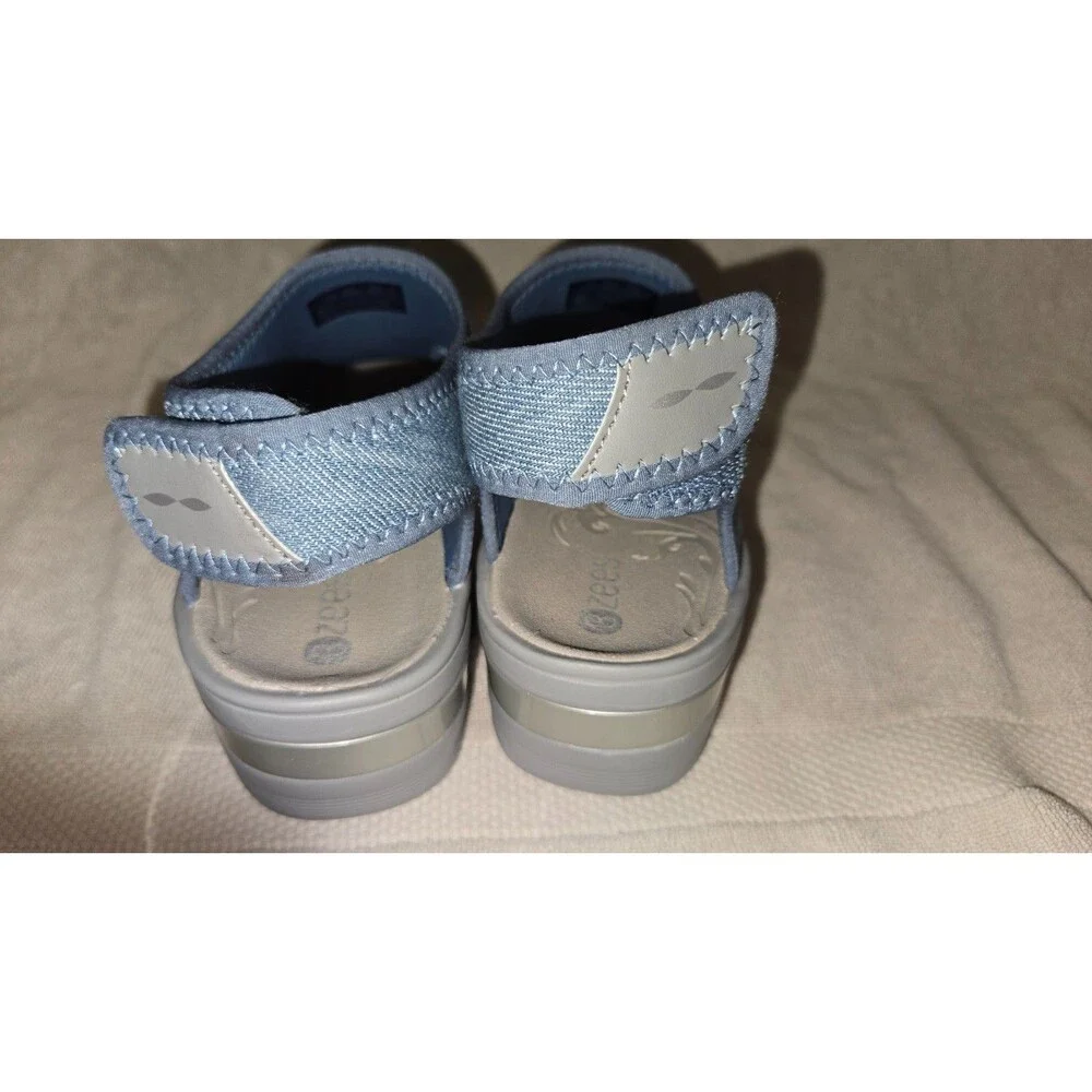 BZEES Dream Ankle Wedge Sandals Machine Washable Denim Blue Size 9 NWOT